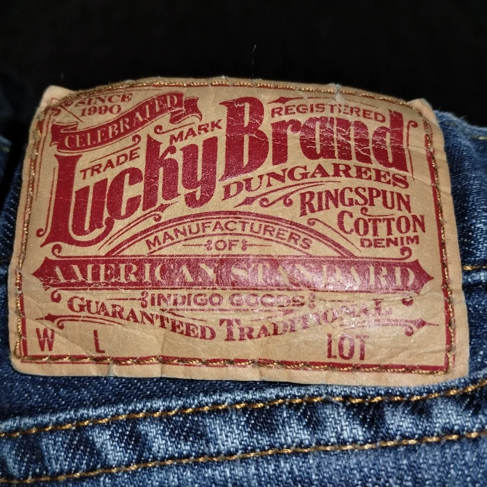 Lucky Brand Blue Jeans 38 Waist